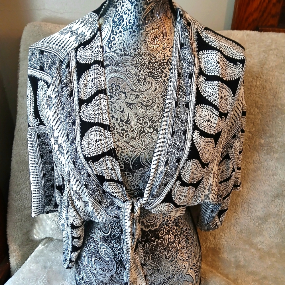 Elegant Black and White Paisley Women's Jacket size small